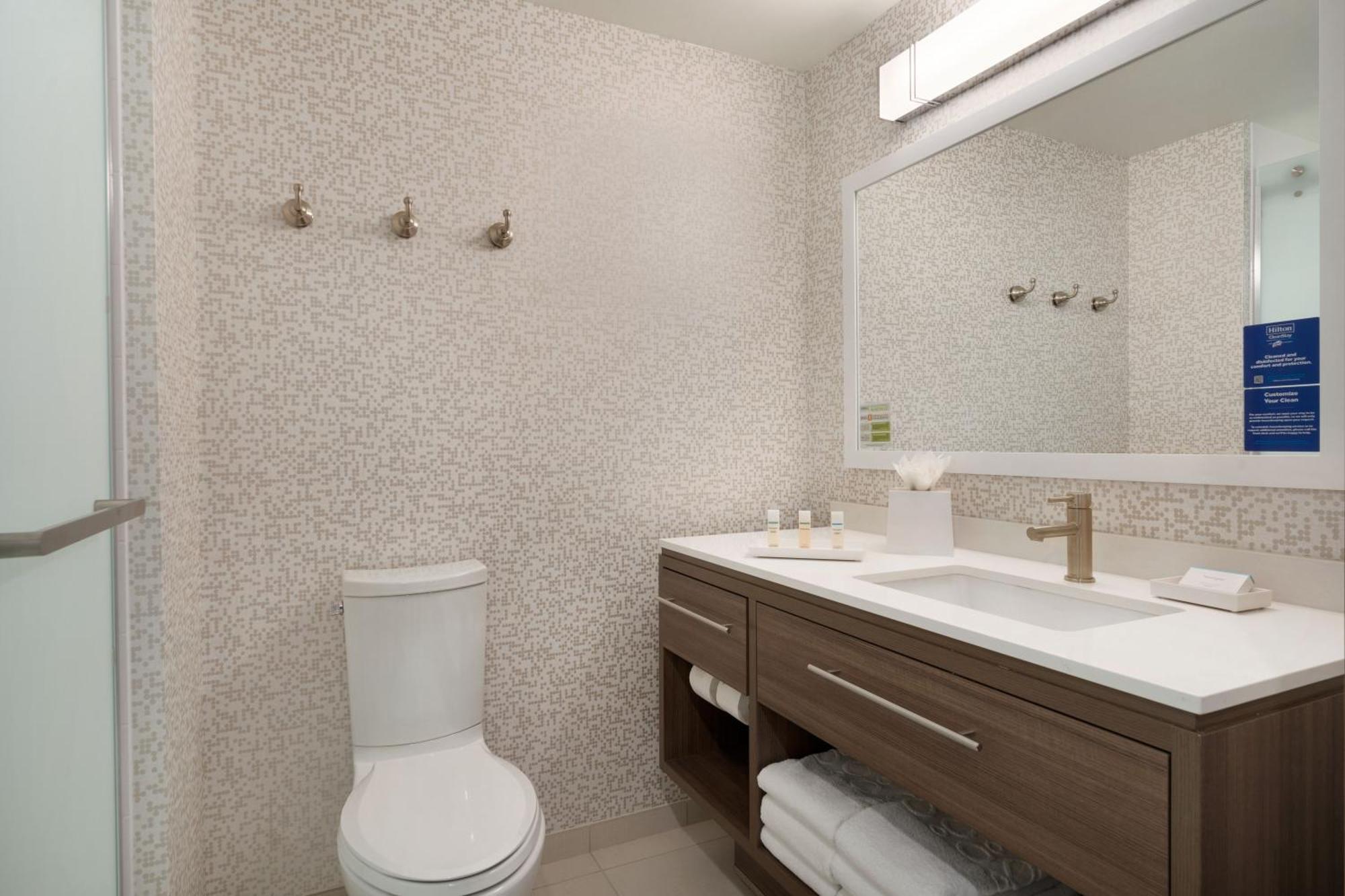 Home2 By Hilton Airport 3*